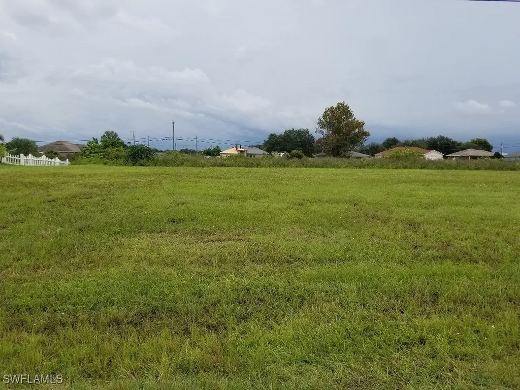 1423 NE 20th Avenue Cape Coral FL 33909