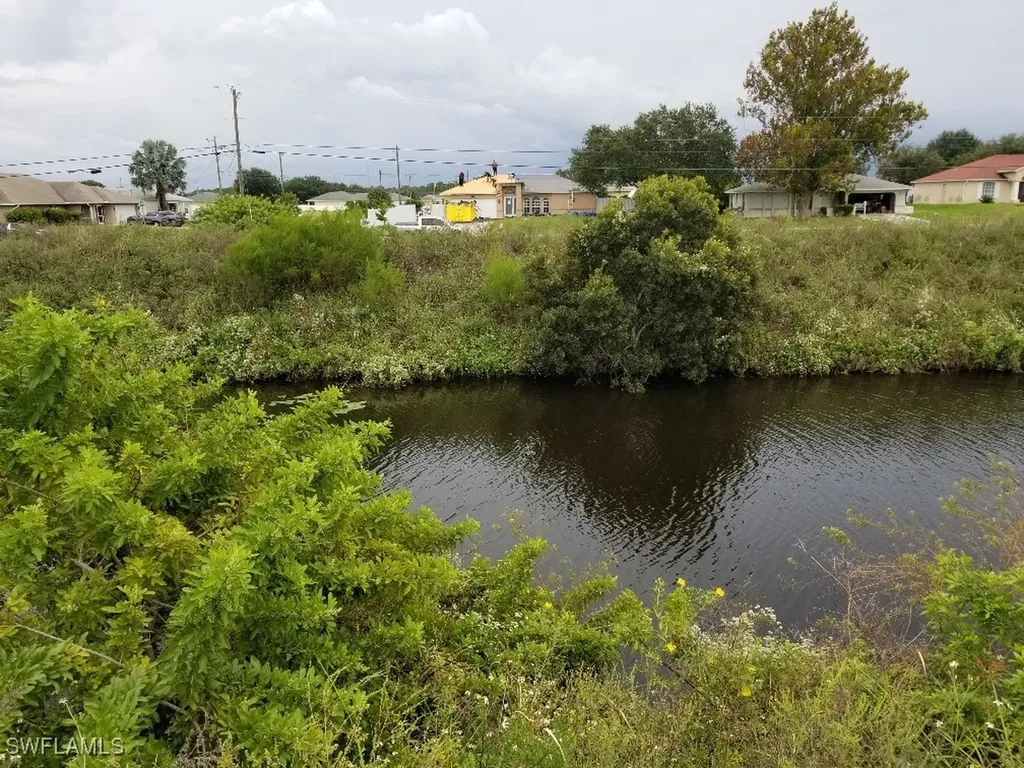 1423 NE 20th Avenue Cape Coral FL 33909