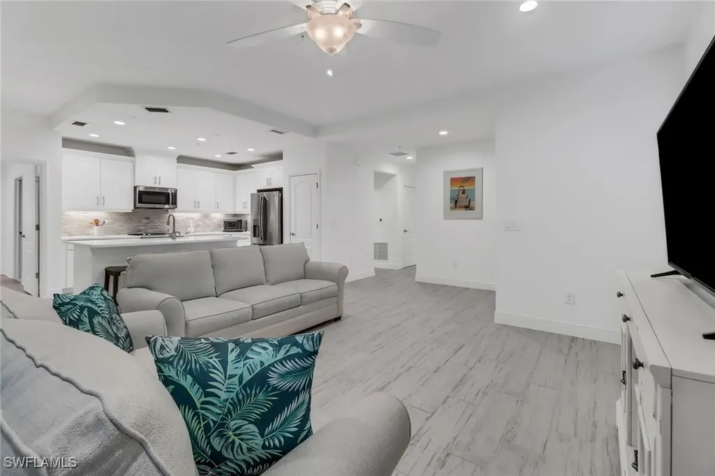 6953 Avalon Circle Naples FL 34112