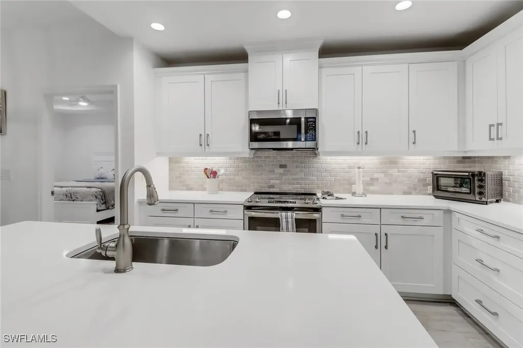 6953 Avalon Circle Naples FL 34112