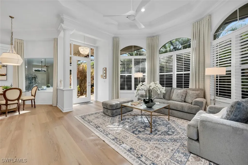 Naples FL, 5061 Kensington High Street