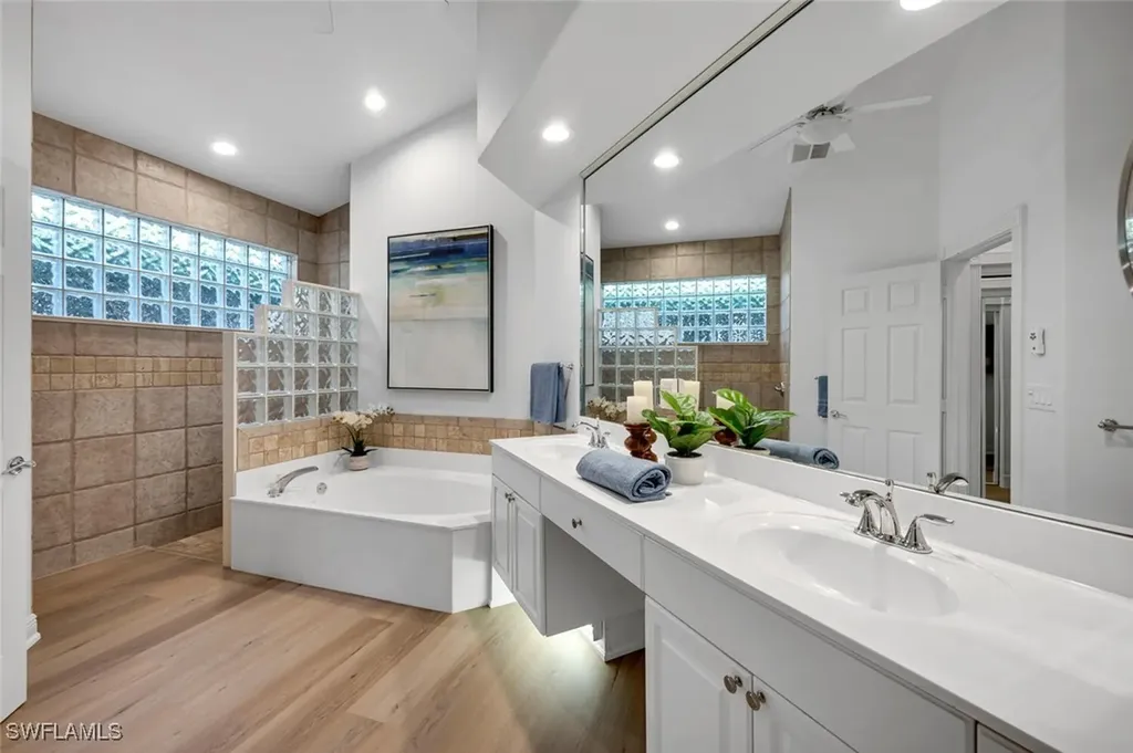 5061 Kensington High Street Naples FL 34105