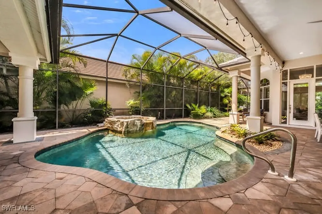 5061 Kensington High Street Naples FL 34105