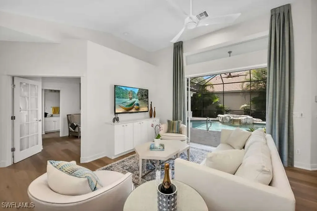 5061 Kensington High Street Naples FL 34105