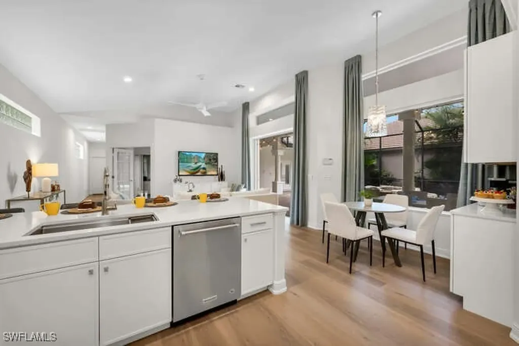 5061 Kensington High Street Naples FL 34105