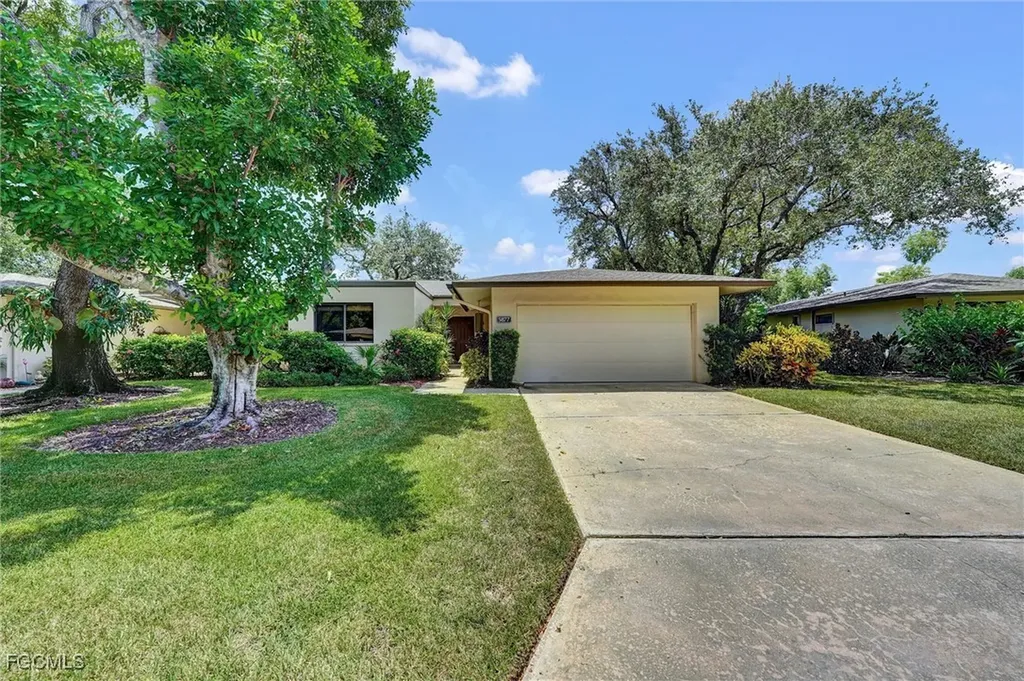 5877 Wyldewood Lakes Court Fort Myers FL 33919