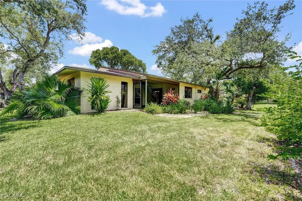 5877 Wyldewood Lakes Court Fort Myers FL 33919