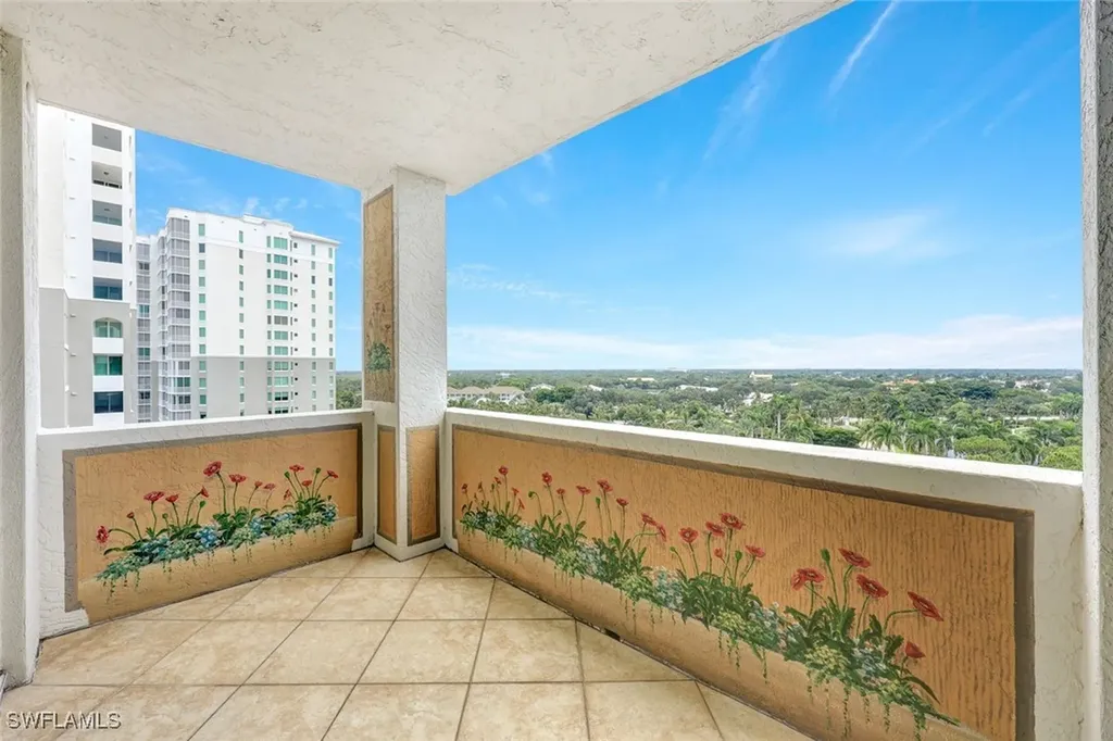 285 Grande Way Naples FL 34110