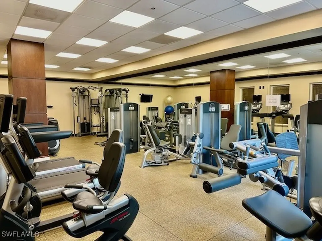 285 Grande Way Naples FL 34110
