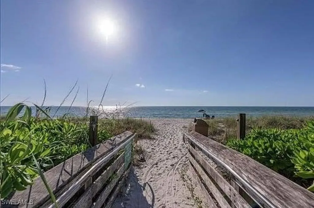 285 Grande Way Naples FL 34110