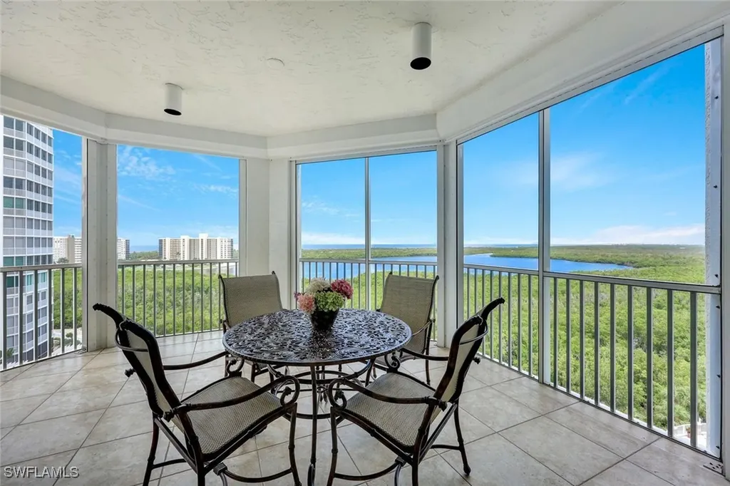 285 Grande Way Naples FL 34110