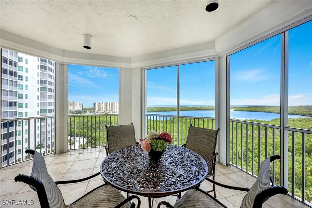285 Grande Way Naples FL 34110