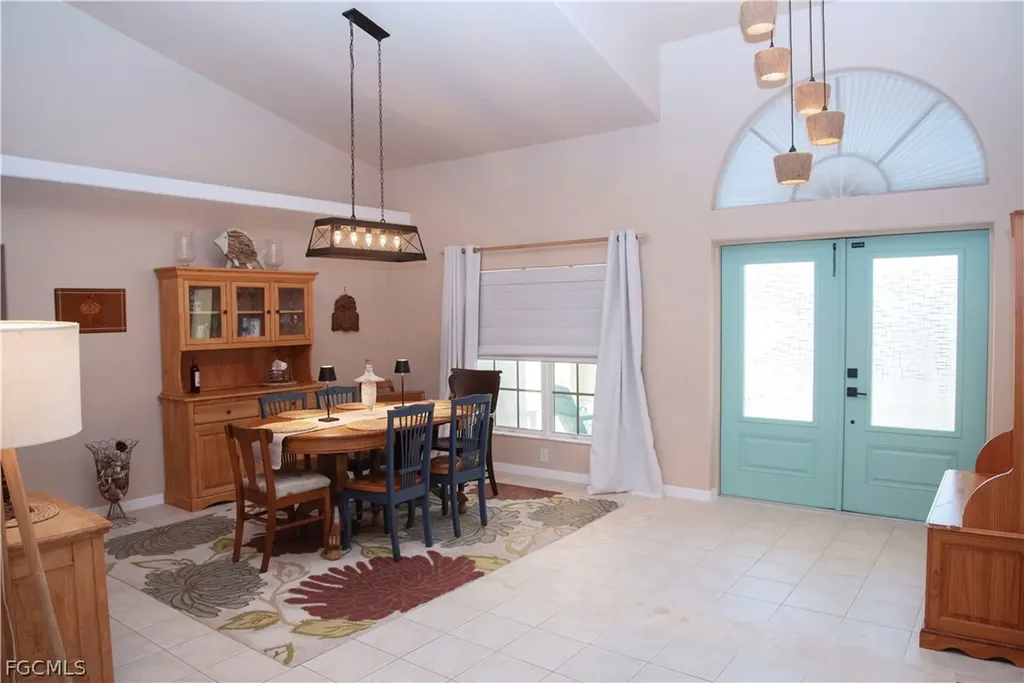 211 SW 21st Lane Cape Coral FL 33991