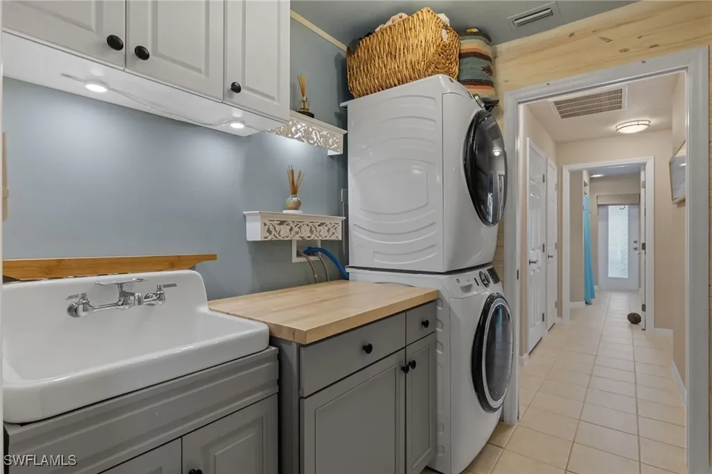 211 SW 21st Lane Cape Coral FL 33991