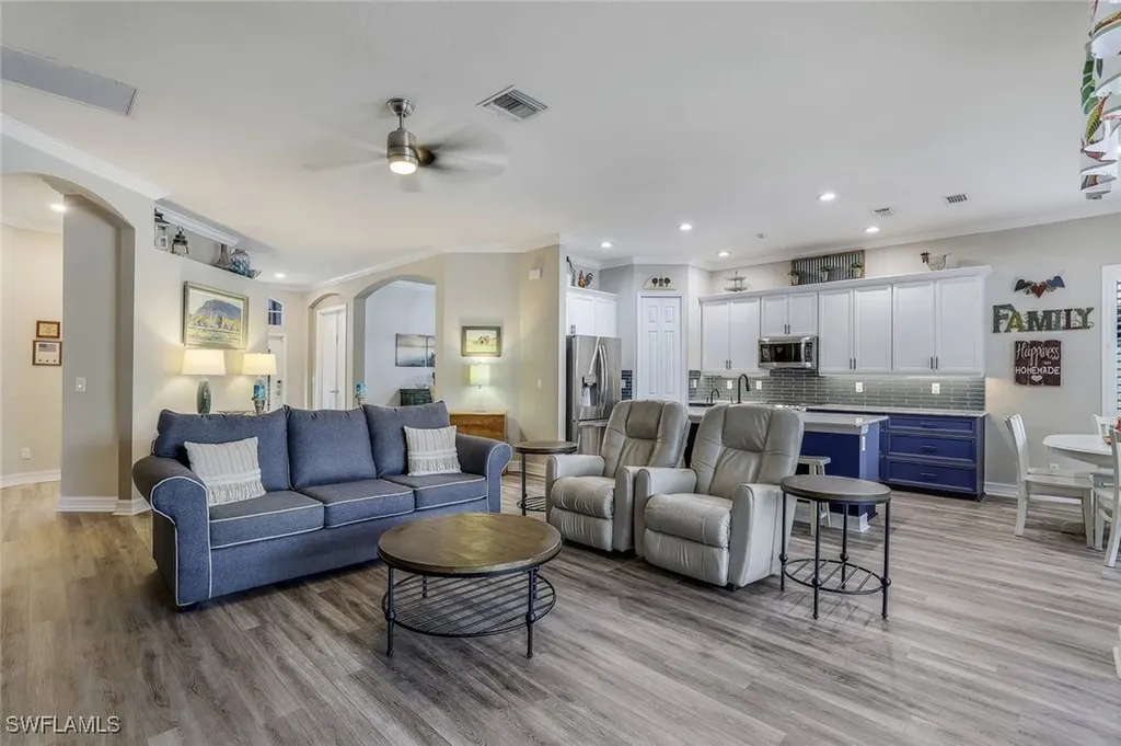 6128 Highwood Park Lane Naples FL 34110