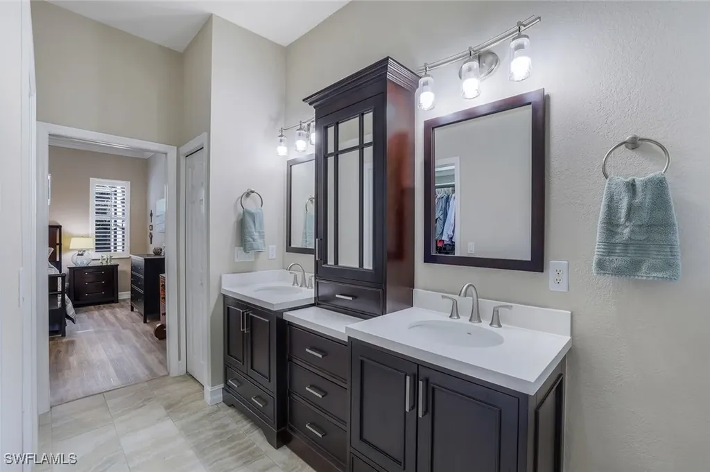 6128 Highwood Park Lane Naples FL 34110