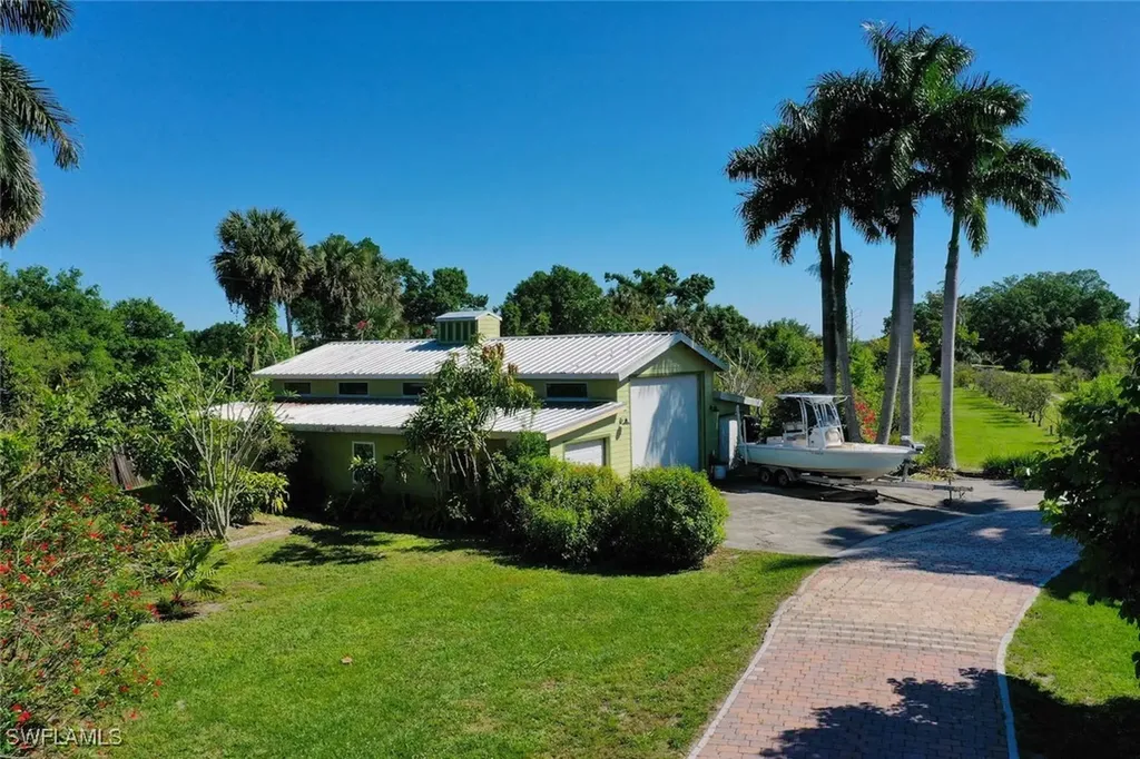 4321 Orange River Loop Road Fort Myers FL 33905