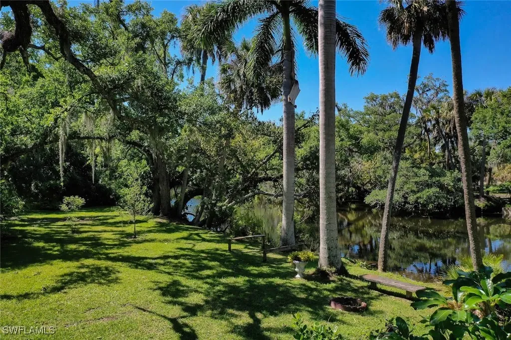 4321 Orange River Loop Road Fort Myers FL 33905