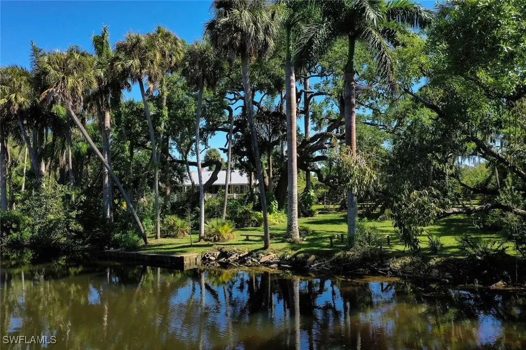 4321 Orange River Loop Road Fort Myers FL 33905