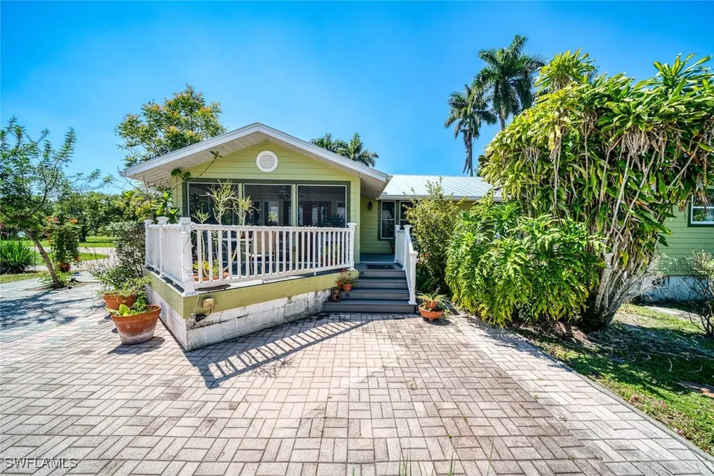 4321 Orange River Loop Road Fort Myers FL 33905