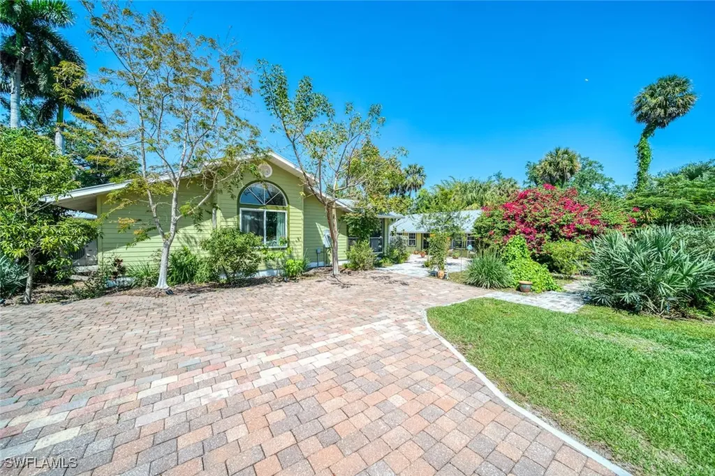 4321 Orange River Loop Road Fort Myers FL 33905