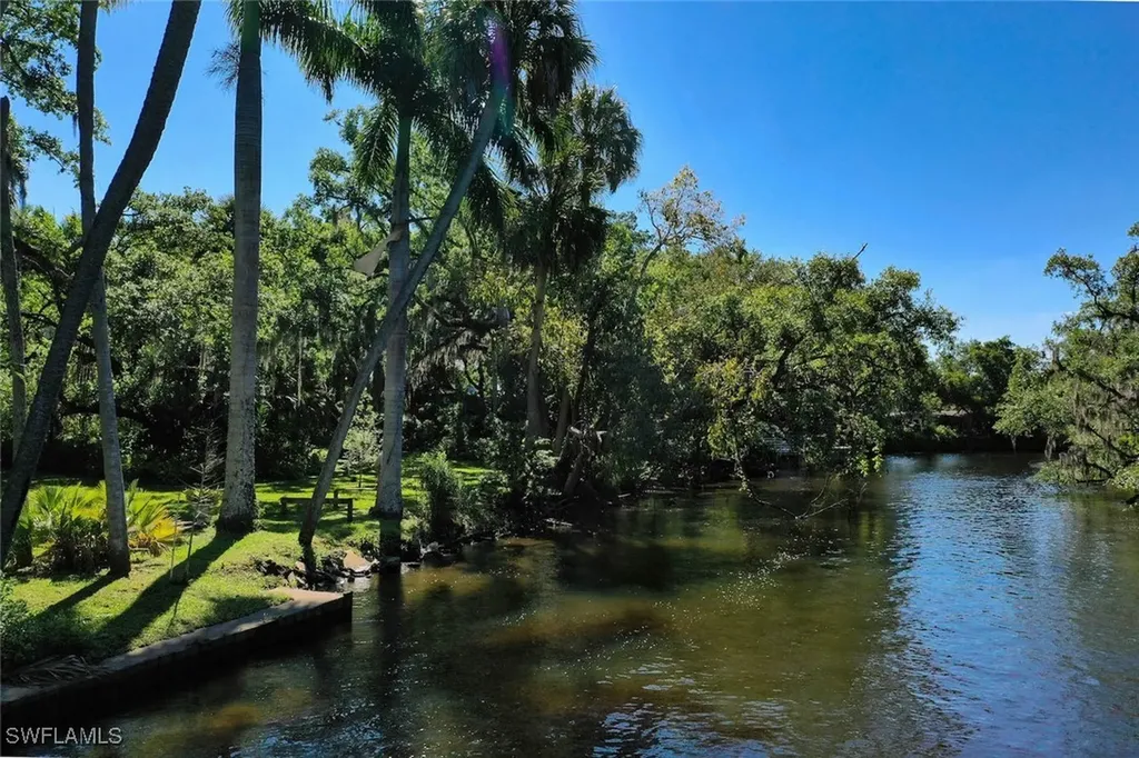 4321 Orange River Loop Road Fort Myers FL 33905