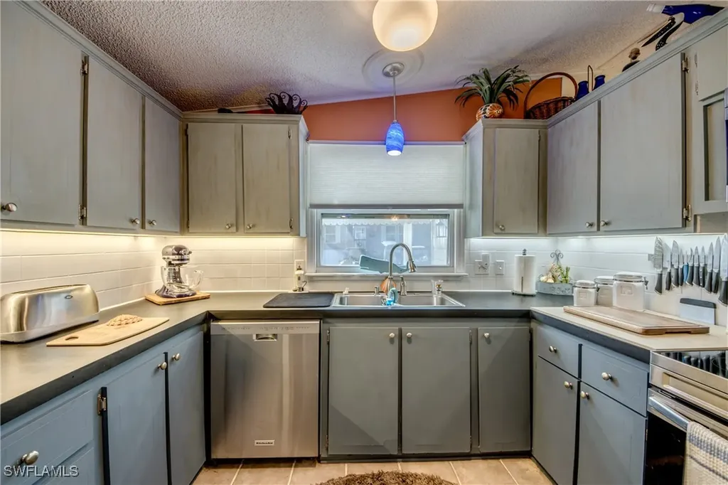 5029 Gulfgate Lane St. James City FL 33956
