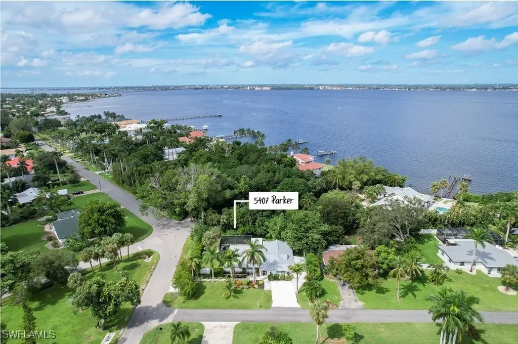 5407 Parker Drive Fort Myers FL 33919