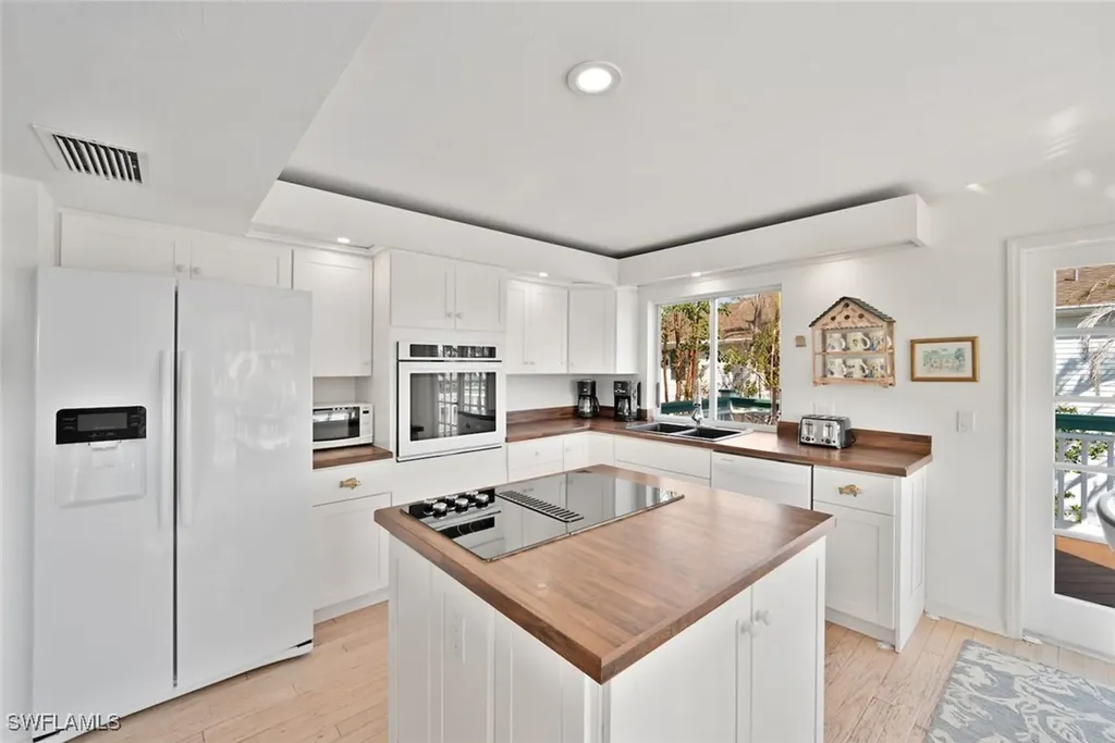 862 Beach Road Sanibel FL 33957