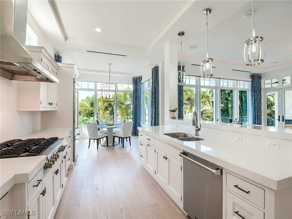 1724 Gulf Shore Boulevard N Naples FL 34102
