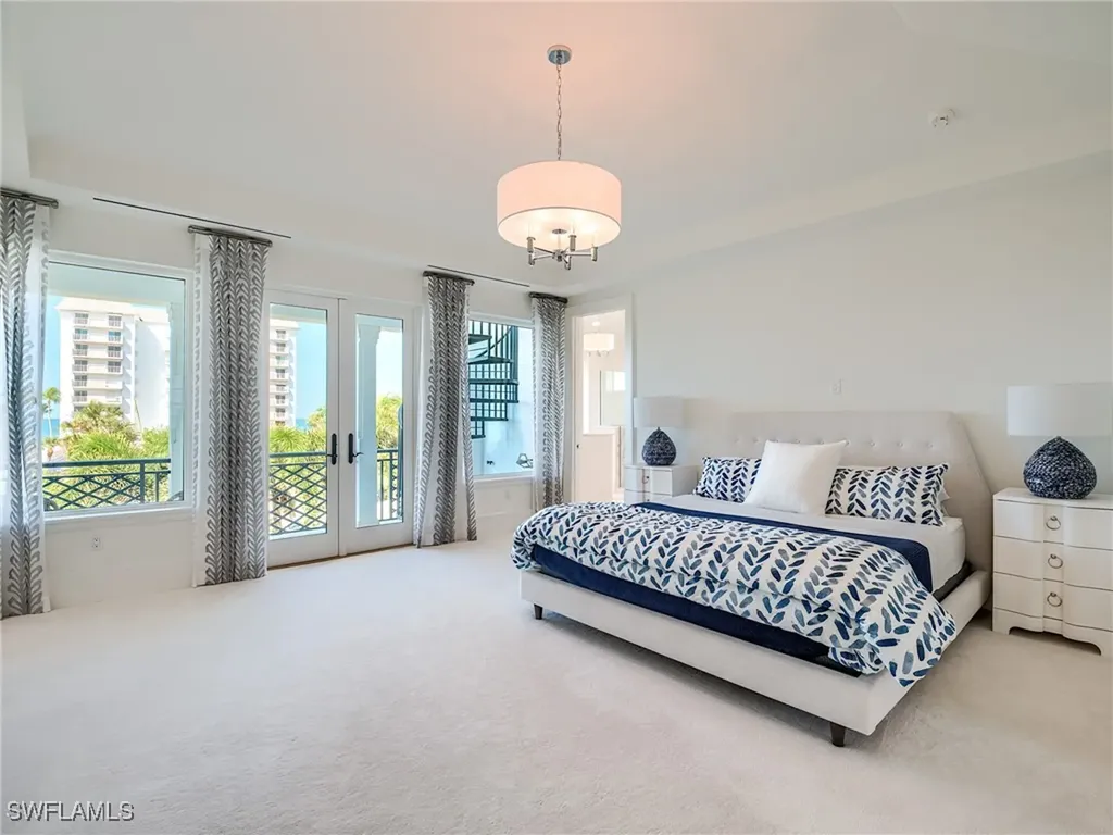 1724 Gulf Shore Boulevard N Naples FL 34102