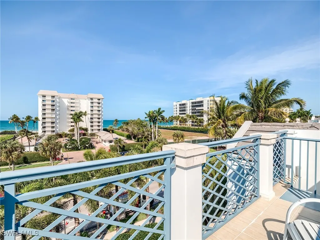 1724 Gulf Shore Boulevard N Naples FL 34102