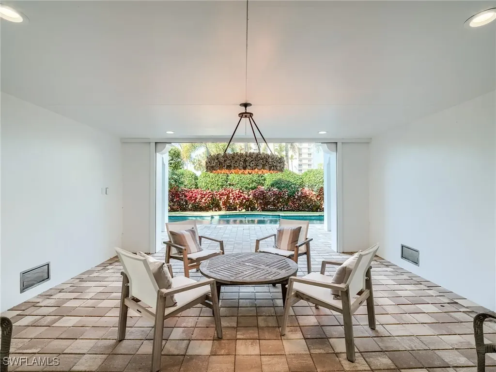 1724 Gulf Shore Boulevard N Naples FL 34102