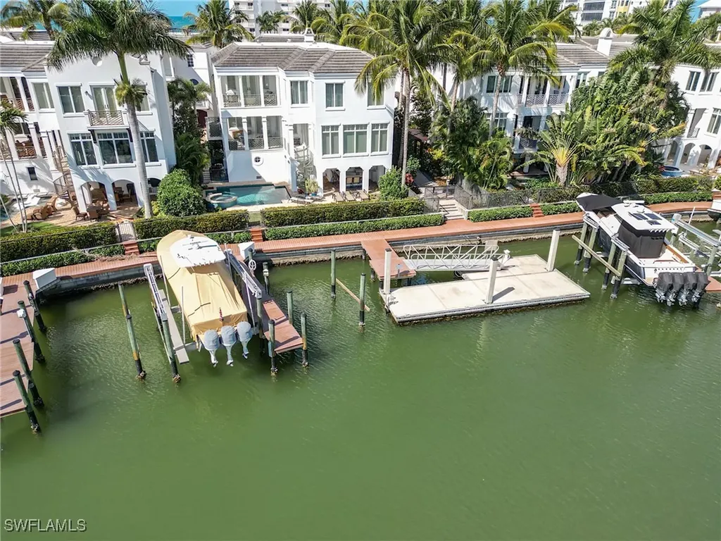 1724 Gulf Shore Boulevard N Naples FL 34102
