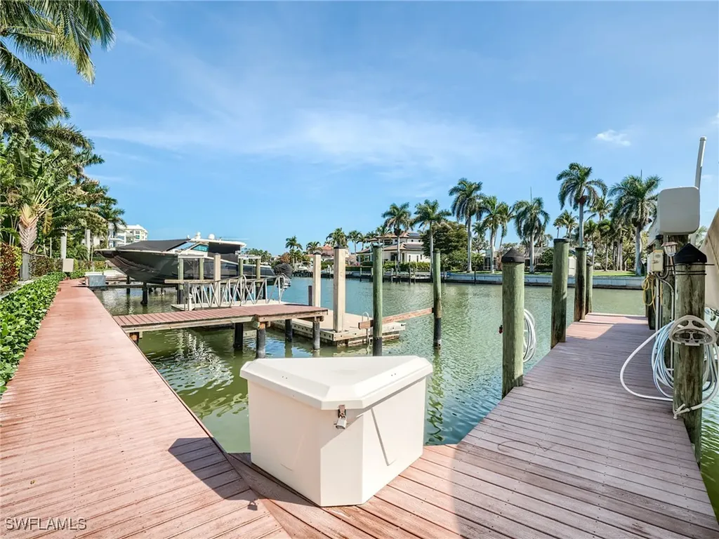 1724 Gulf Shore Boulevard N Naples FL 34102