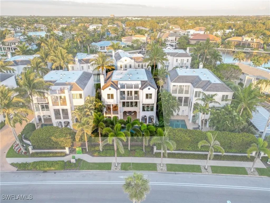 1724 Gulf Shore Boulevard N Naples FL 34102