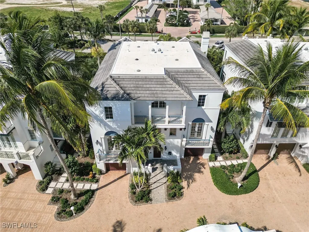 1724 Gulf Shore Boulevard N Naples FL 34102