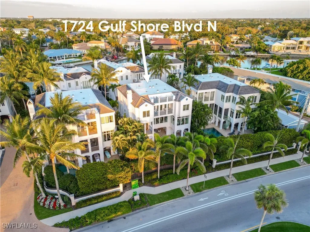 1724 Gulf Shore Boulevard N Naples FL 34102