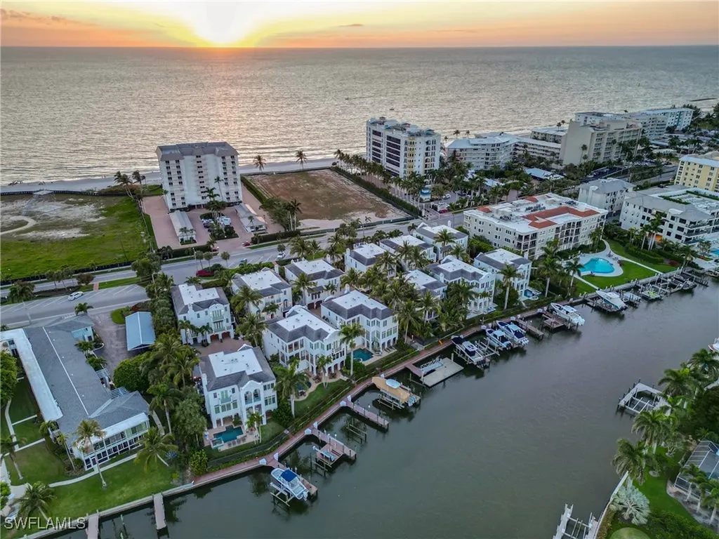 1724 Gulf Shore Boulevard N Naples FL 34102