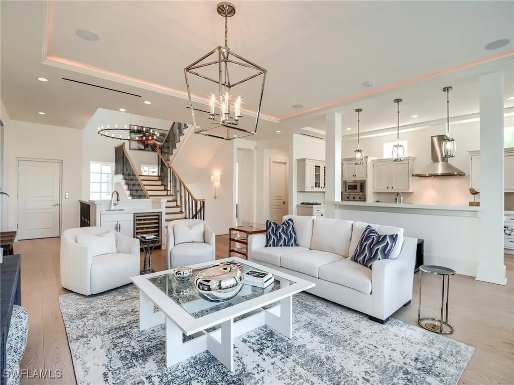 1724 Gulf Shore Boulevard N Naples FL 34102