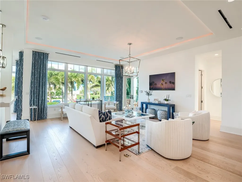 1724 Gulf Shore Boulevard N Naples FL 34102