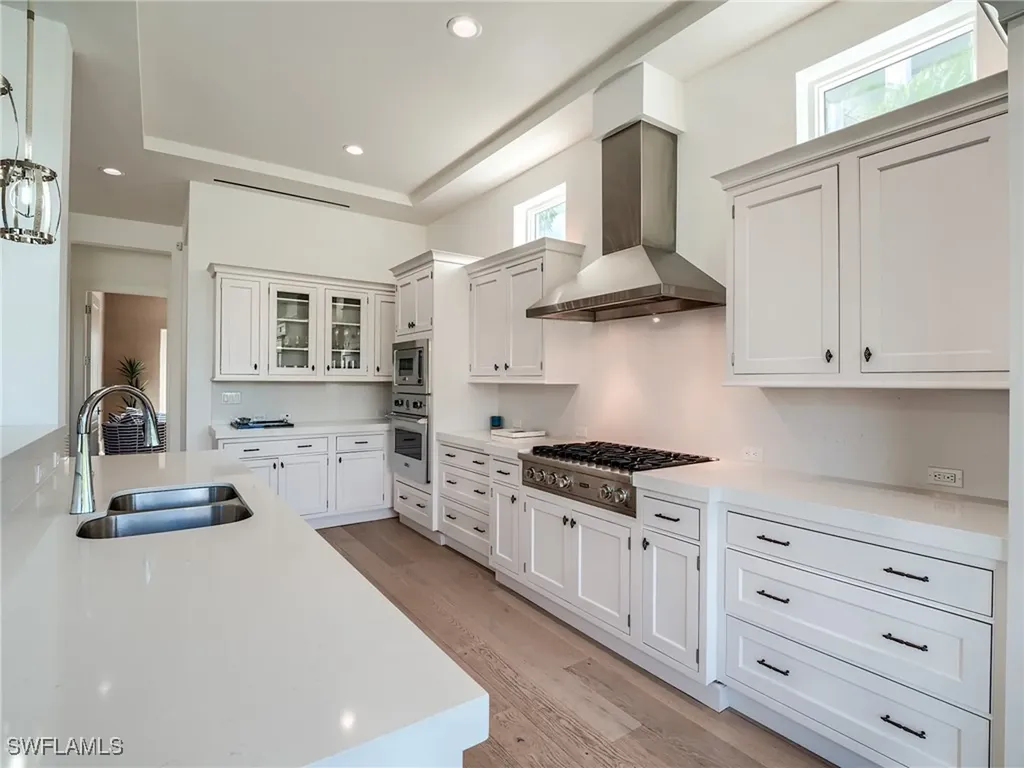 1724 Gulf Shore Boulevard N Naples FL 34102