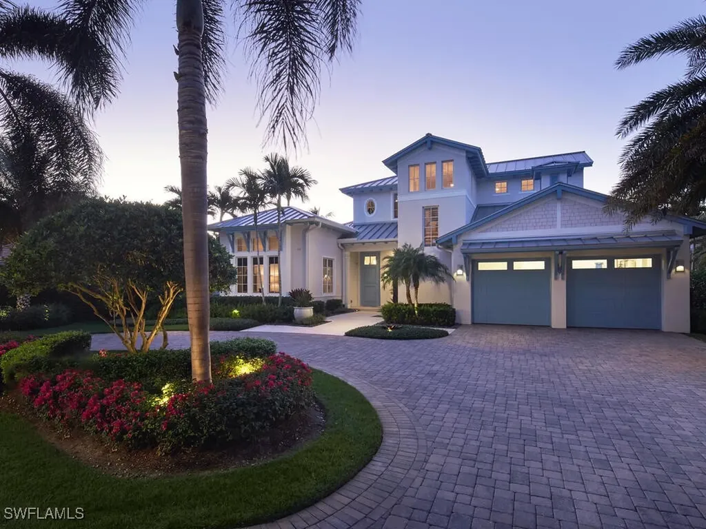 631 Broad Court N Naples FL 34102