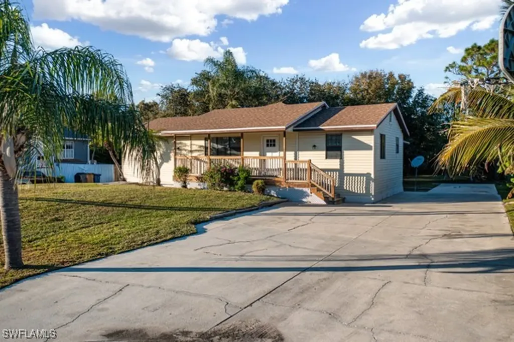 2604 50th Street SW Lehigh Acres FL 33976