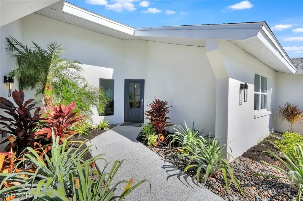 381 Norwood Court Fort Myers FL 33919