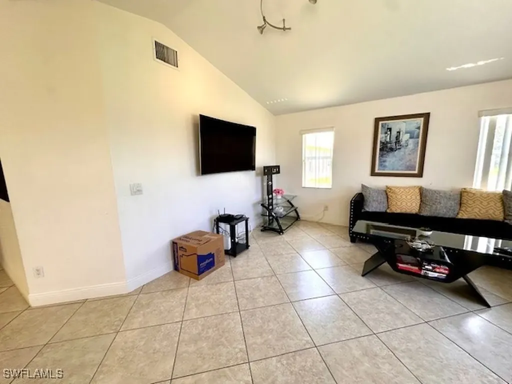 3906 SW 26th Court Cape Coral FL 33914