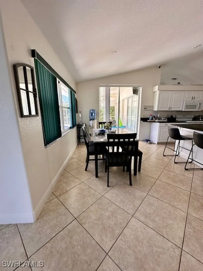 3906 SW 26th Court Cape Coral FL 33914