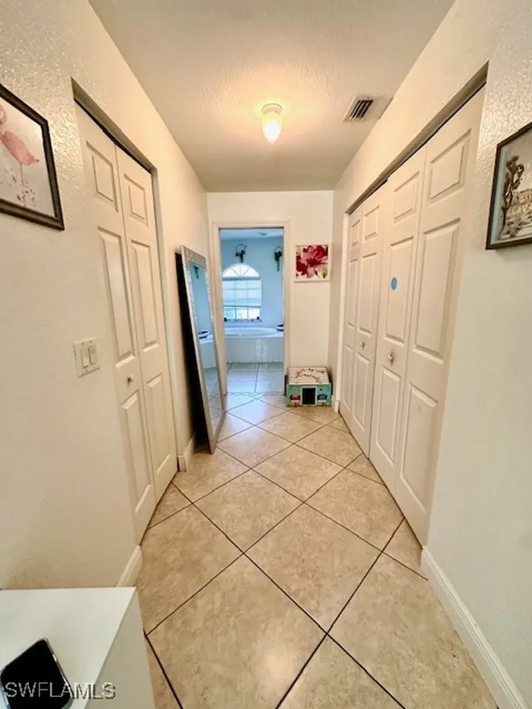3906 SW 26th Court Cape Coral FL 33914