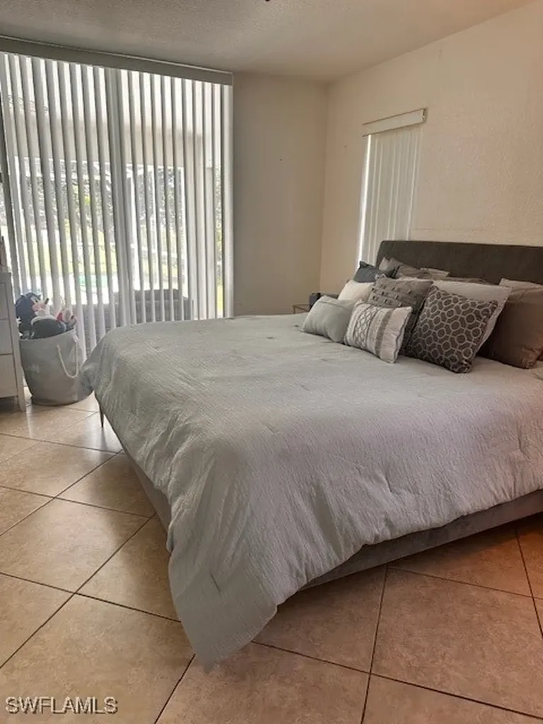 3906 SW 26th Court Cape Coral FL 33914