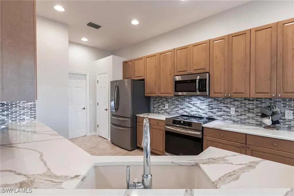3920 Lakeview Isle Court Fort Myers FL 33905